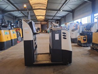 Tow tractor Crown TC3000 - 2