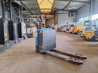 Pedestrian pallet truck Heli CBD20-150