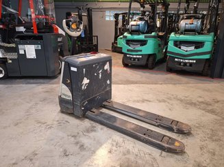 Pedestrian pallet truck Crown WP3015-1.6