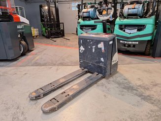 Pedestrian pallet truck Crown WP3015-1.6