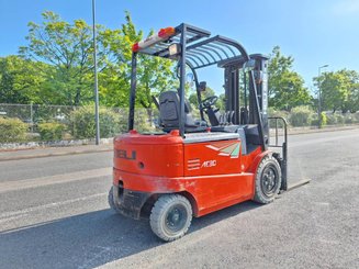 Four wheel front forklift Heli CPD30 - 4