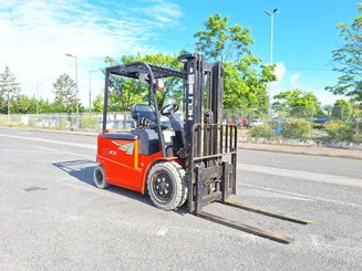 Four wheel front forklift Heli CPD30 - 1
