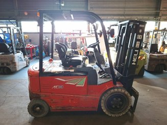 Four wheel front forklift Heli CPD30
