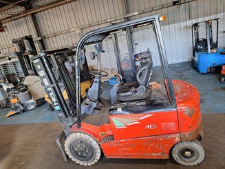 Four wheel front forklift Heli CPD30