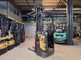 Stand-on pallet stacker Caterpillar NSR16N2