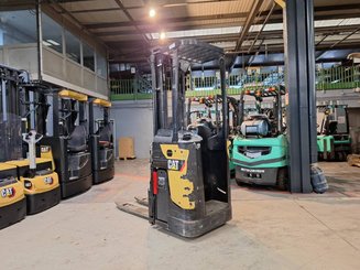 Stand-on pallet stacker Caterpillar NSR16N2
