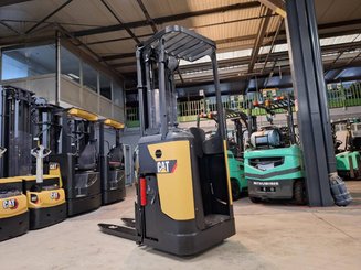 Stand-on pallet stacker Caterpillar NSR16N2