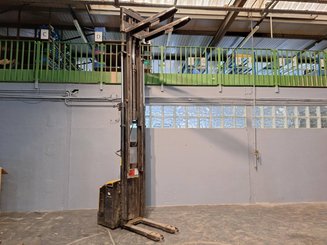 Pedestrian pallet stacker Caterpillar NSP16N