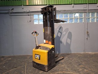 Pedestrian pallet stacker Caterpillar NSP16N