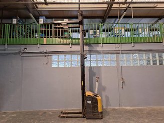 Pedestrian pallet stacker Caterpillar NSP16N