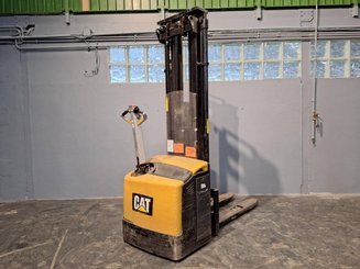 Pedestrian pallet stacker Caterpillar NSP16N