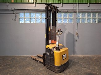 Pedestrian pallet stacker Caterpillar NSP16N