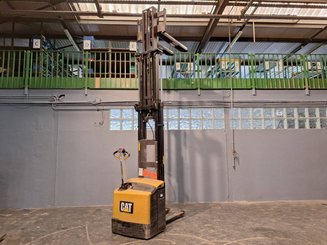 Pedestrian pallet stacker Caterpillar NSP16N