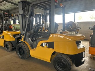 Four wheel front forklift Caterpillar GP30NTD