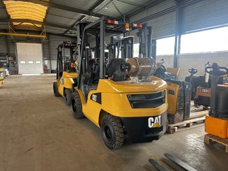 Four wheel front forklift Caterpillar GP30NTD