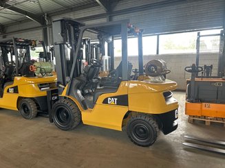 Four wheel front forklift Caterpillar GP30NTD