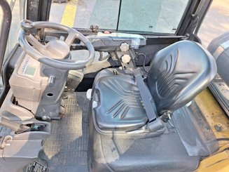 Four wheel front forklift Caterpillar GP15N - 4