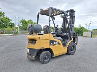 Four wheel front forklift Caterpillar GP25N