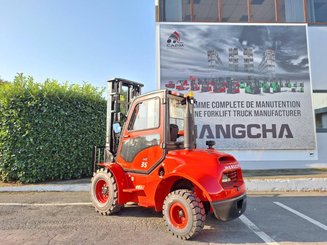 All-terrain forklift Hangcha TT35-2