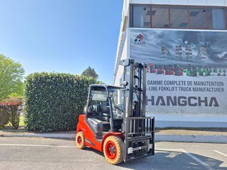 Four wheel front forklift Hangcha XF35G-2