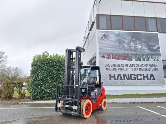 Four wheel front forklift Hangcha XF35G-2 - 1