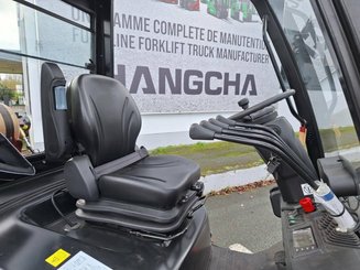 Four wheel front forklift Hangcha XF35G-2