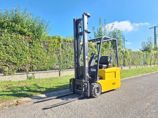 Three wheel front forklift Yale ERP20 ATF - 1