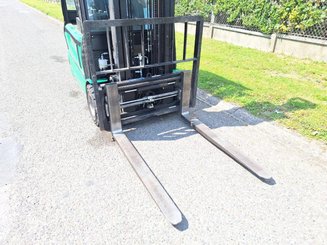 Three wheel front forklift Hangcha A3W20 - 12