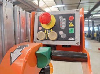 Vertical lift platform JLG TOUCAN DUO
