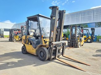 Four wheel front forklift Caterpillar GP25NT