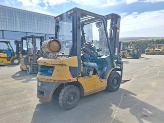 Four wheel front forklift Caterpillar GP25NT