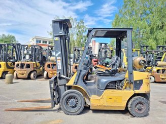 Four wheel front forklift Caterpillar GP25NT
