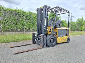 Four wheel front forklift Caterpillar EP30K