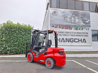 Four wheel front forklift Hangcha XF35D-2 - 3