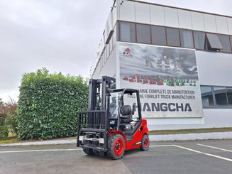 Four wheel front forklift Hangcha XF35D-2 - 1