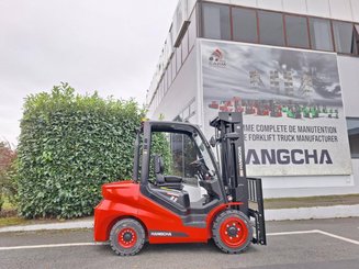 Four wheel front forklift Hangcha XF35D-2 - 5