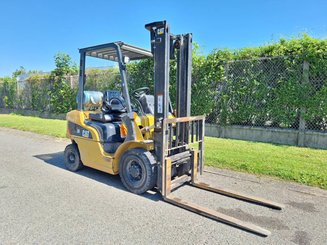 Four wheel front forklift Caterpillar GP20NT - 1