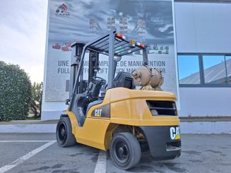 Four wheel front forklift Caterpillar GP30NT - 1