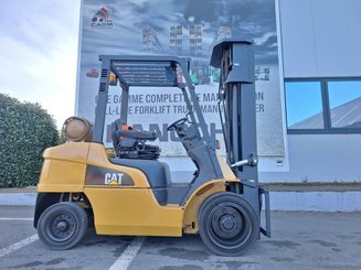 Four wheel front forklift Caterpillar GP30NT