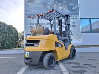Four wheel front forklift Caterpillar GP30NT