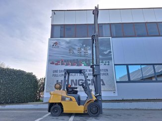 Four wheel front forklift Caterpillar GP30NT