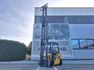 Four wheel front forklift Caterpillar GP30NT