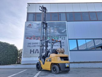 Four wheel front forklift Caterpillar GP30NT