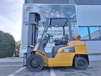 Four wheel front forklift Caterpillar GP30NT - 2