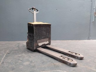 Pedestrian pallet truck Caterpillar NPP20N2