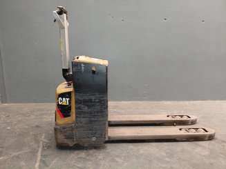 Pedestrian pallet truck Caterpillar NPP20N2