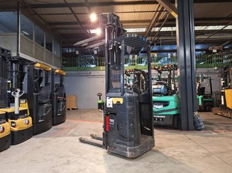 Stand-on pallet stacker Caterpillar NSR16N