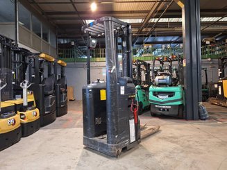 Stand-on pallet stacker Caterpillar NSR16N