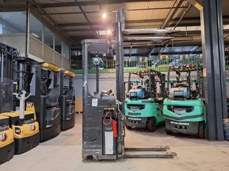 Stand-on pallet stacker Caterpillar NSR16N