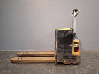 Pedestrian pallet truck Caterpillar NPP20N2E